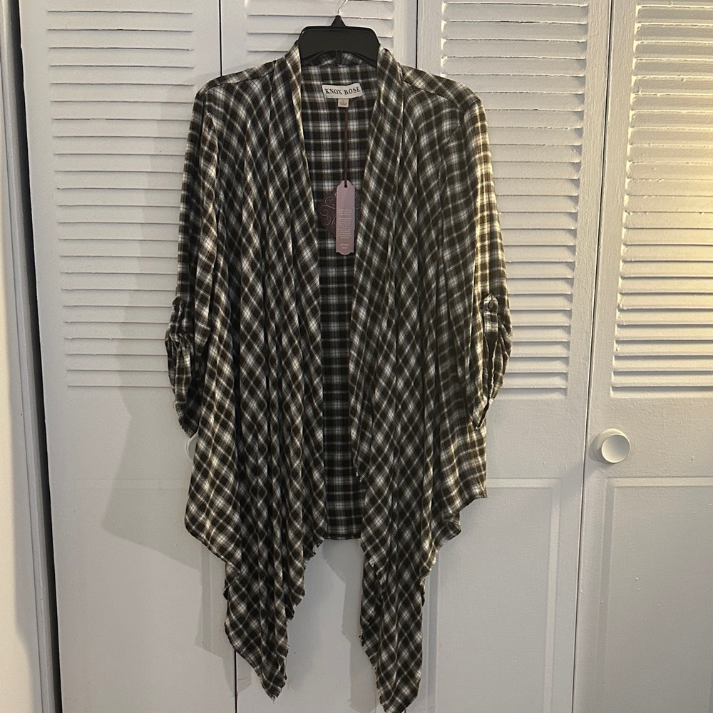 *NWT* Knox Rose Black and White Plaid/Flannel Cardigan Size Large
